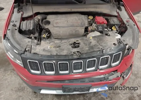 2019 Jeep Compass Limited 4X4 z USA, uszkodzony, nr VIN 3C4NJDCB4KT825438